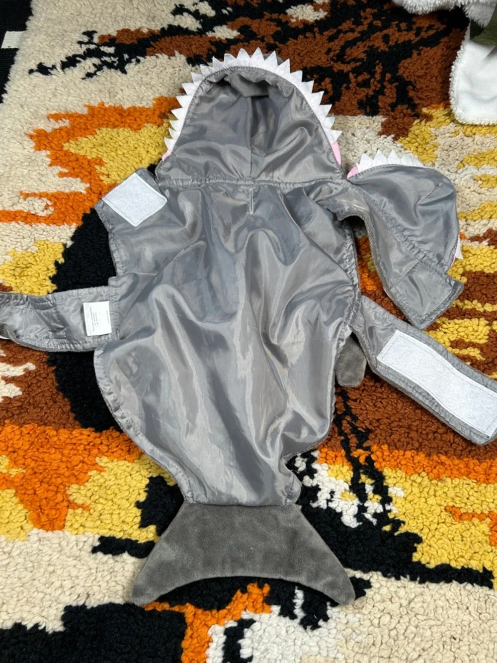 Set of 2, size M dog costumes!!